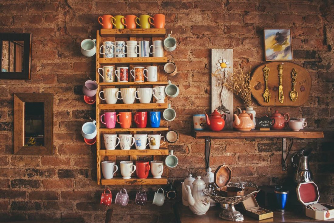 Mugs and dishes on the shelf  
