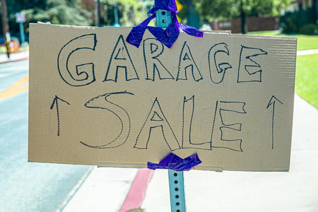 Garage sale sign 